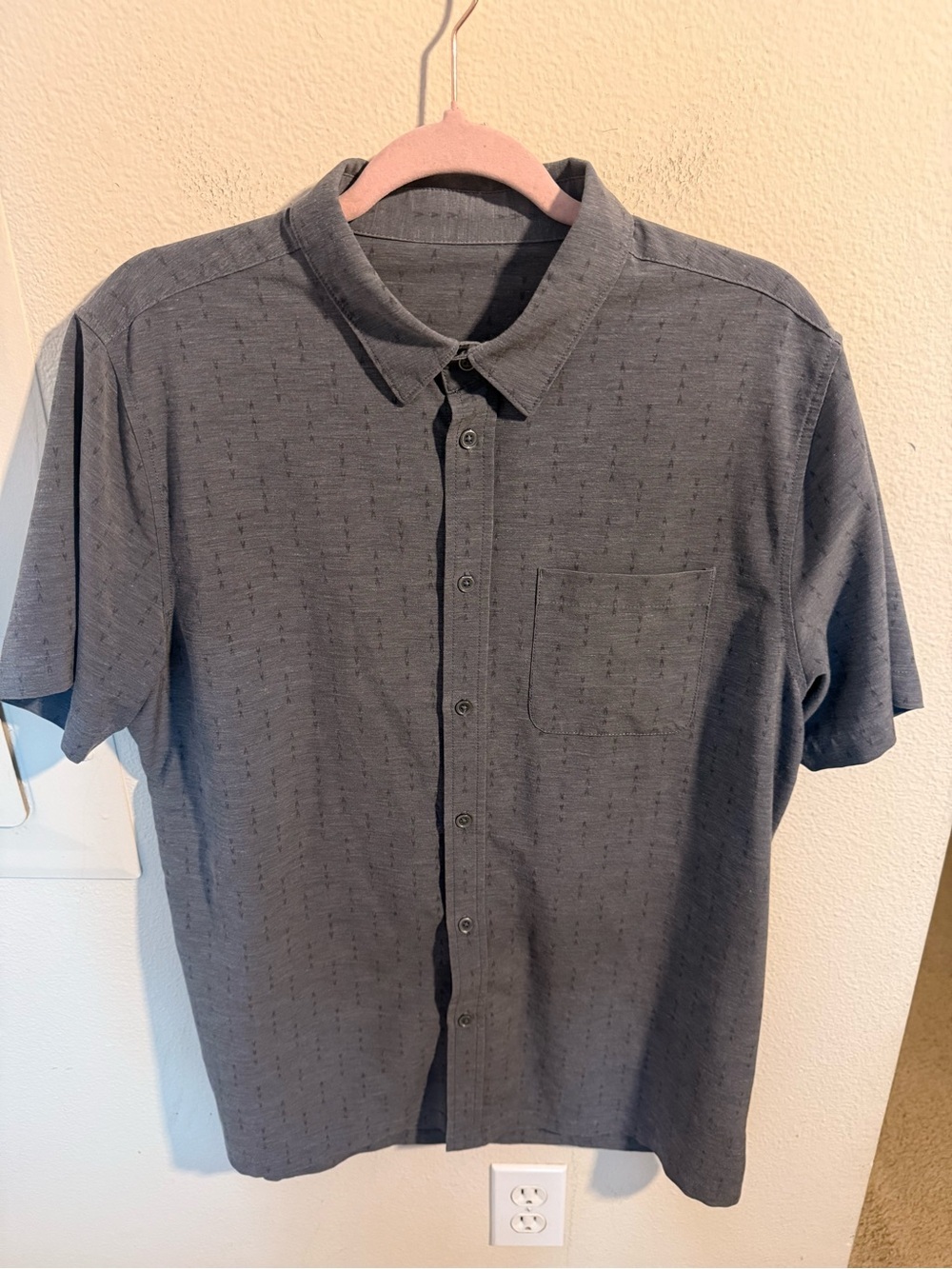 Vuori Bridge Short Sleeve Button Down Shirt Gray Print Men’s Large V184